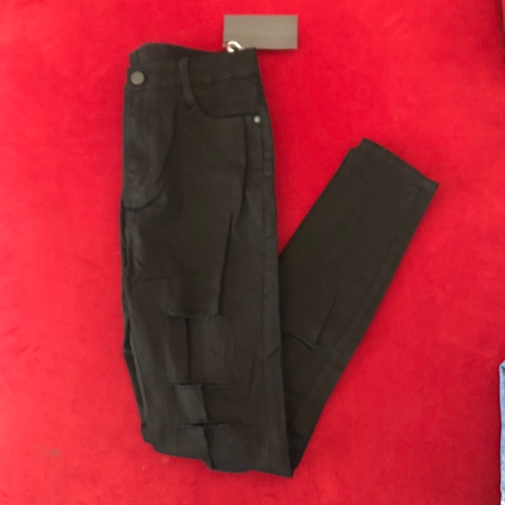 Jegging Jeans w/thigh rips